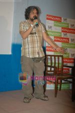 Amole Gupte at the launch of Amole Gupte_s Stanley ka Dabba in Menboob,  Mumbai on 6th April 2011 (5).JPG